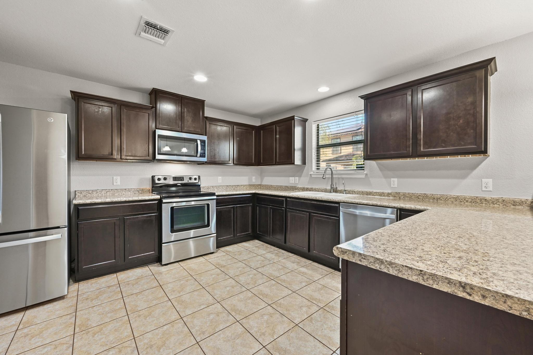 9016 Stambourne St, Austin, TX 78747