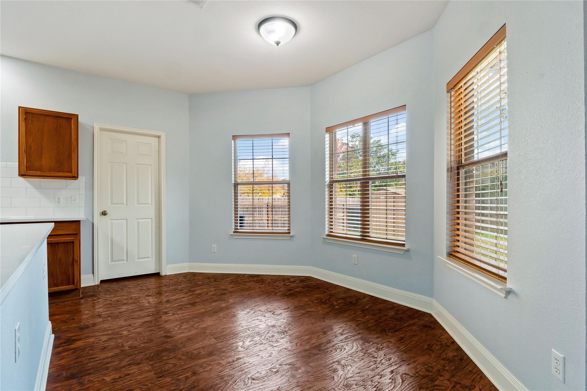 219 WOODLAKE Dr, Georgetown, TX 78633