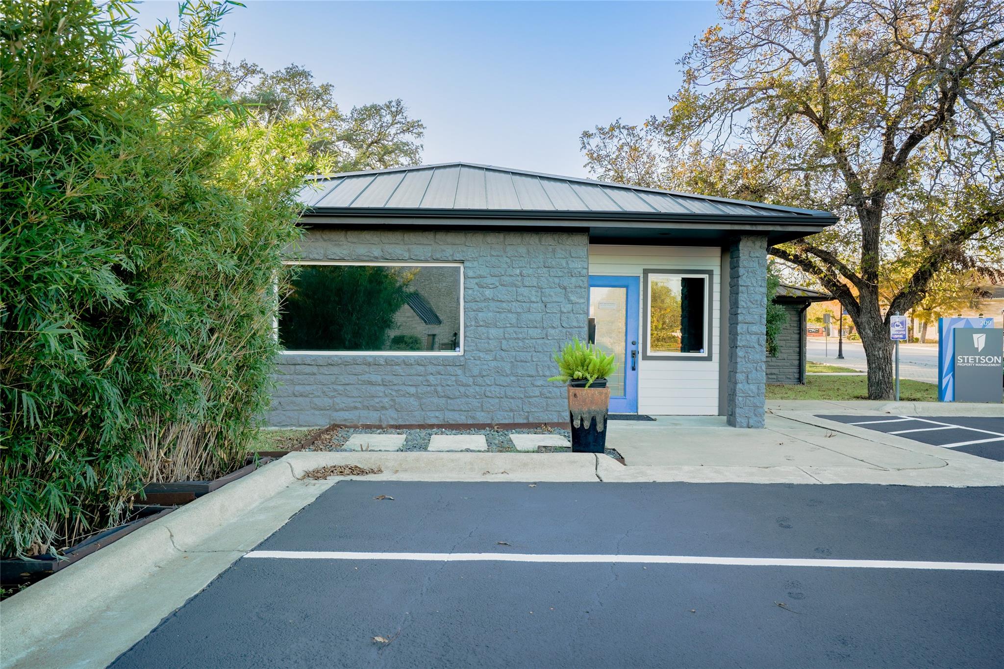 209 Round Rock Ave, Round Rock, TX 78664