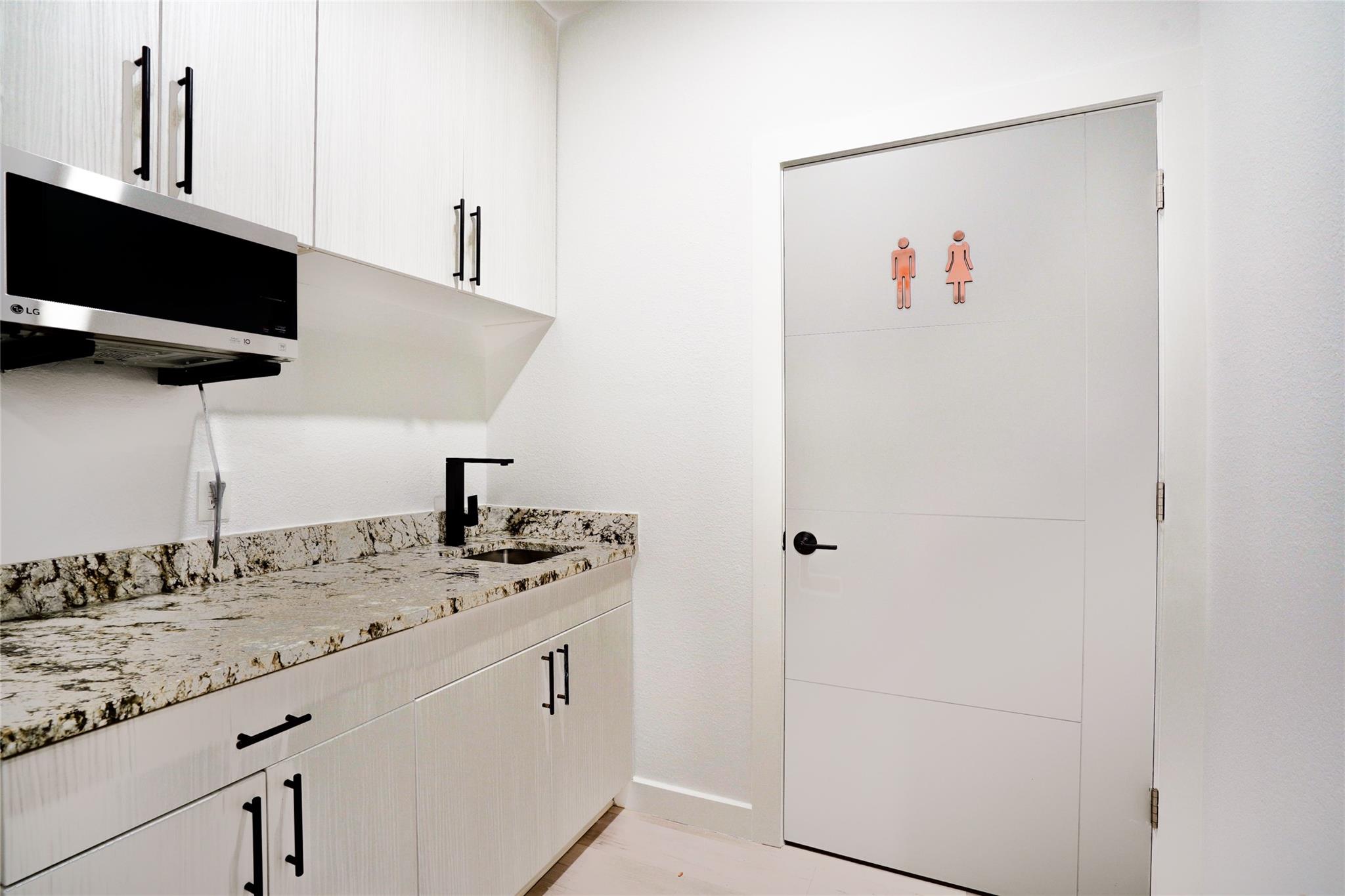 209 Round Rock Ave, Round Rock, TX 78664