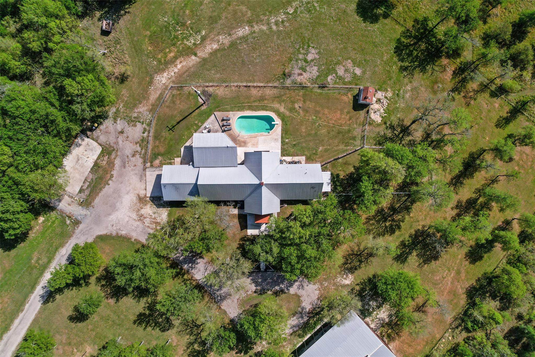 4530 Fm 86, Luling, TX 78648