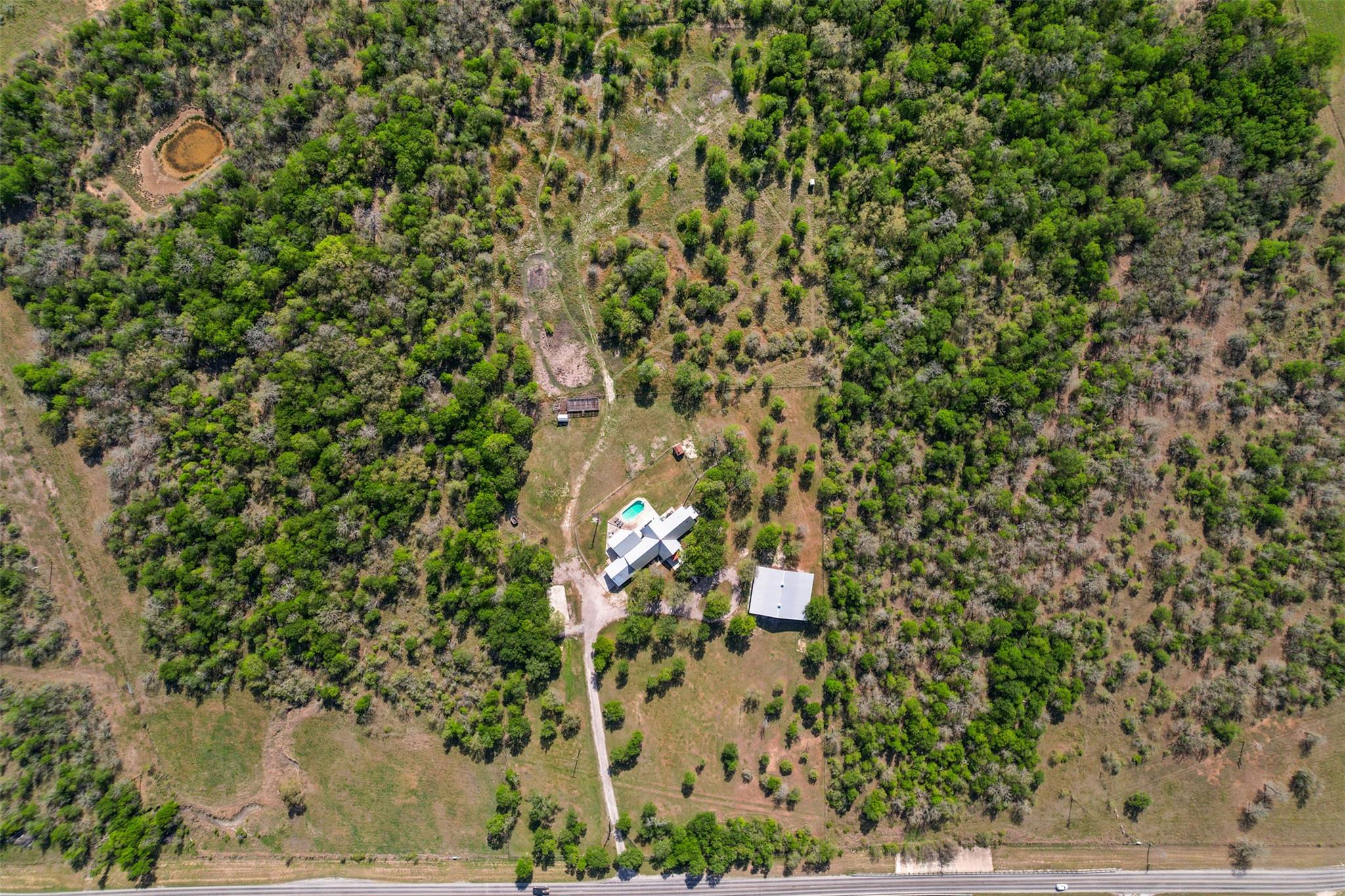 4530 Fm 86, Luling, TX 78648