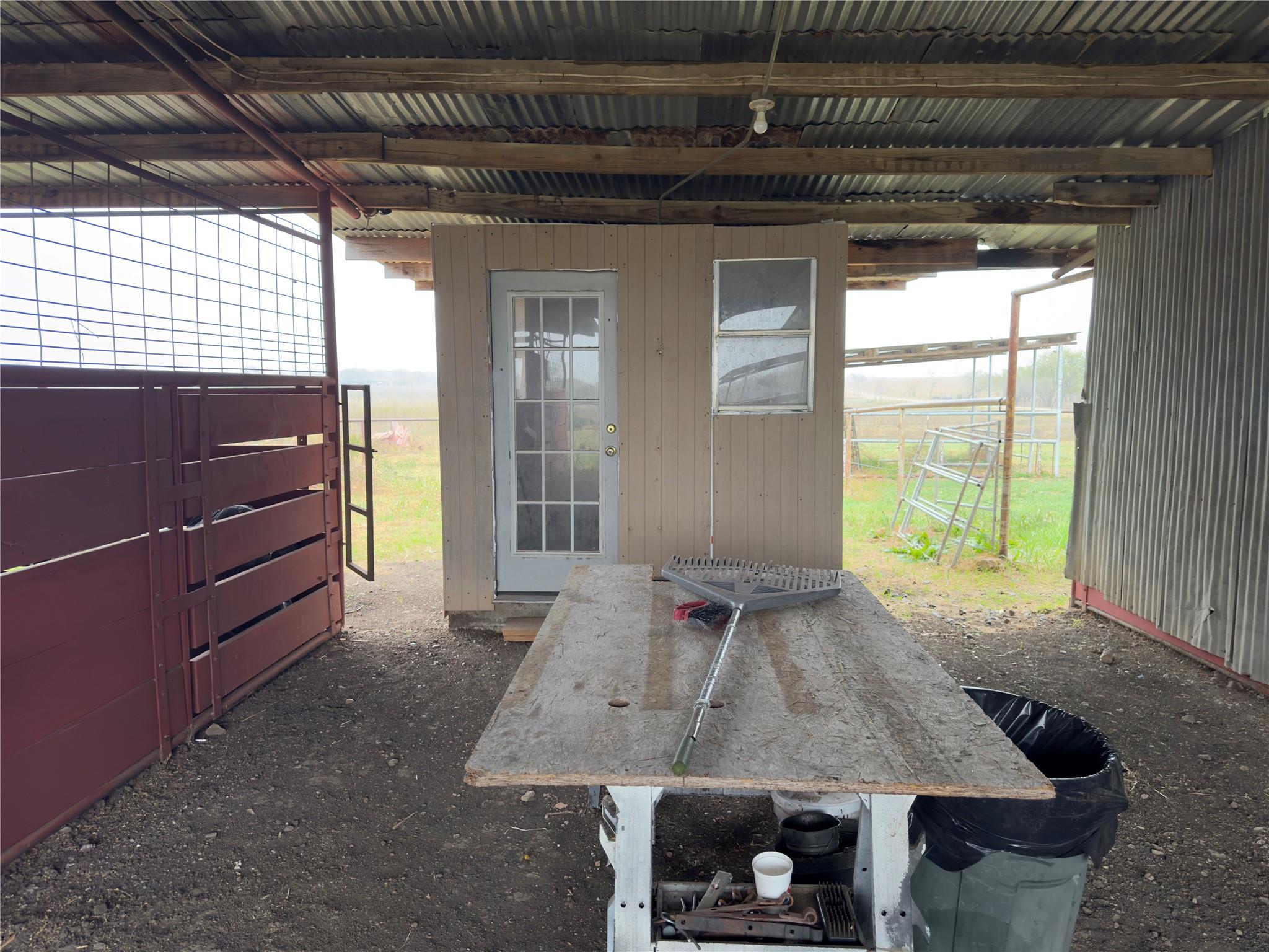 100 Simmons Family Farm Rd, Lockhart, TX 78644