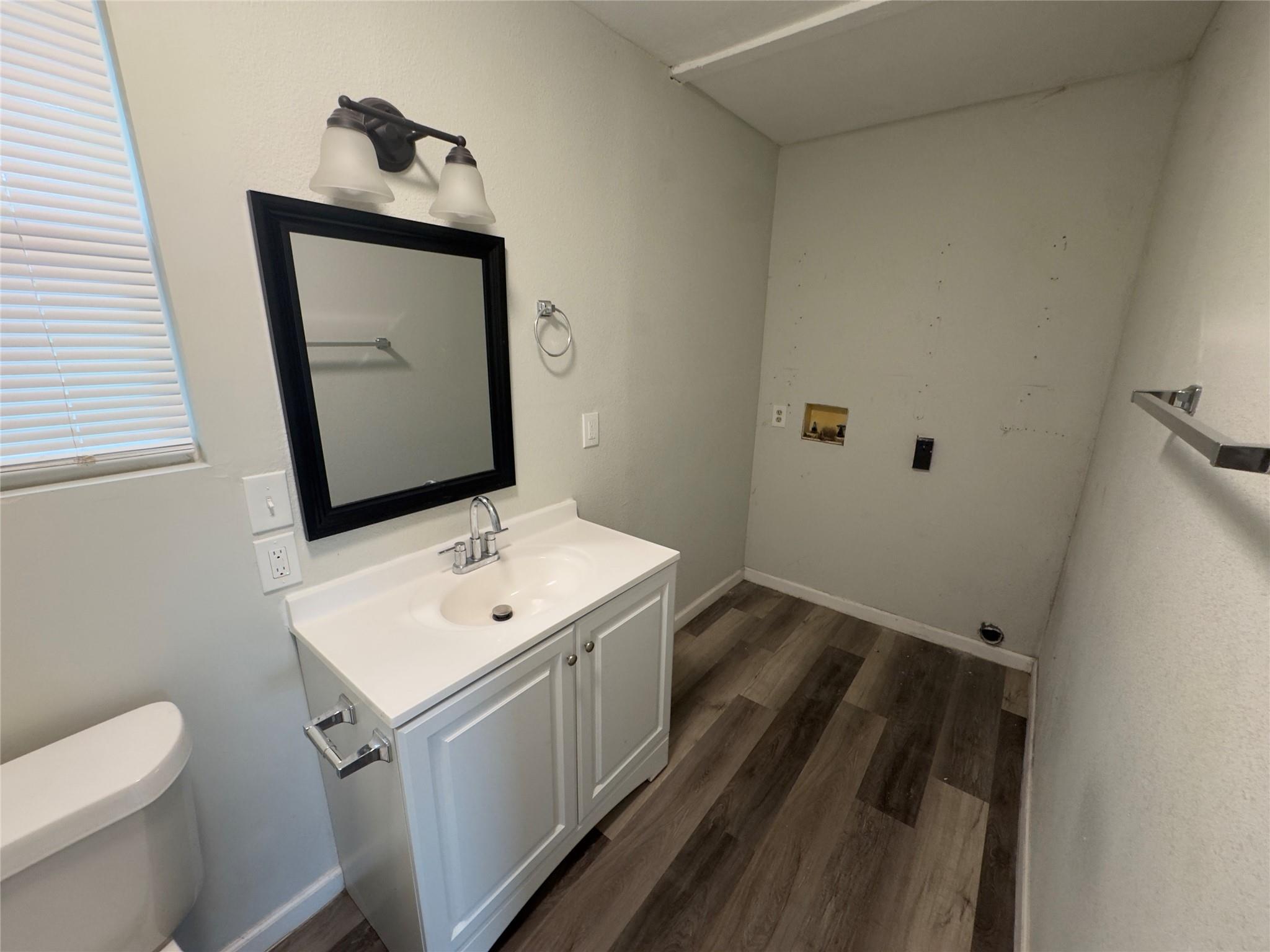 100 Simmons Family Farm Rd, Lockhart, TX 78644