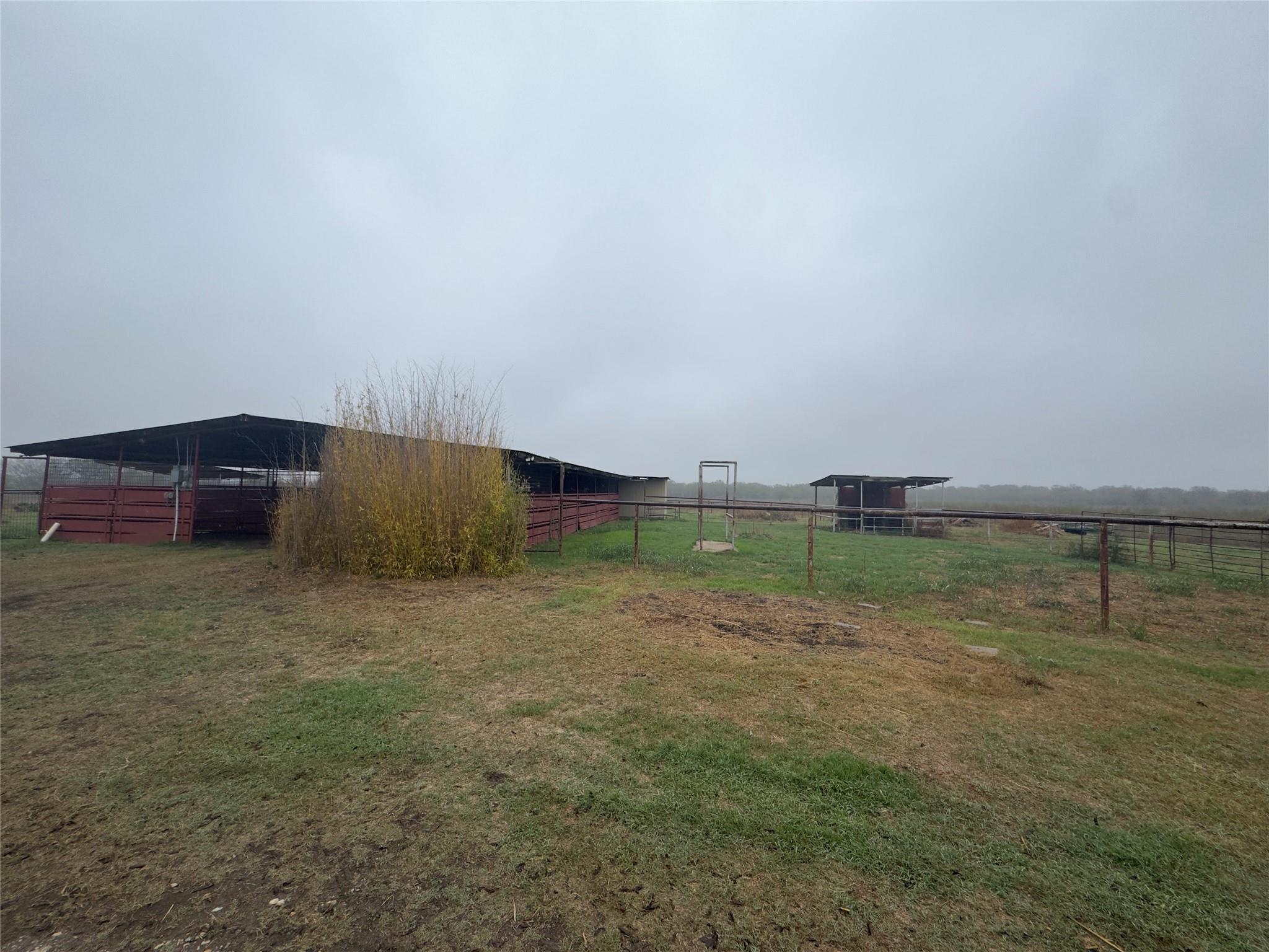 100 Simmons Family Farm Rd, Lockhart, TX 78644