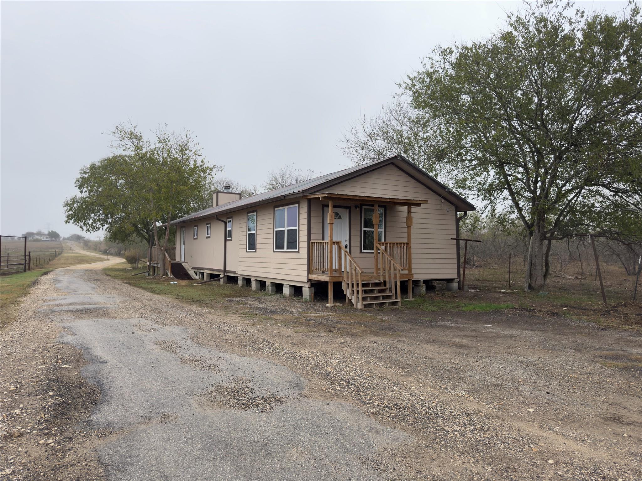 100 Simmons Family Farm Rd, Lockhart, TX 78644