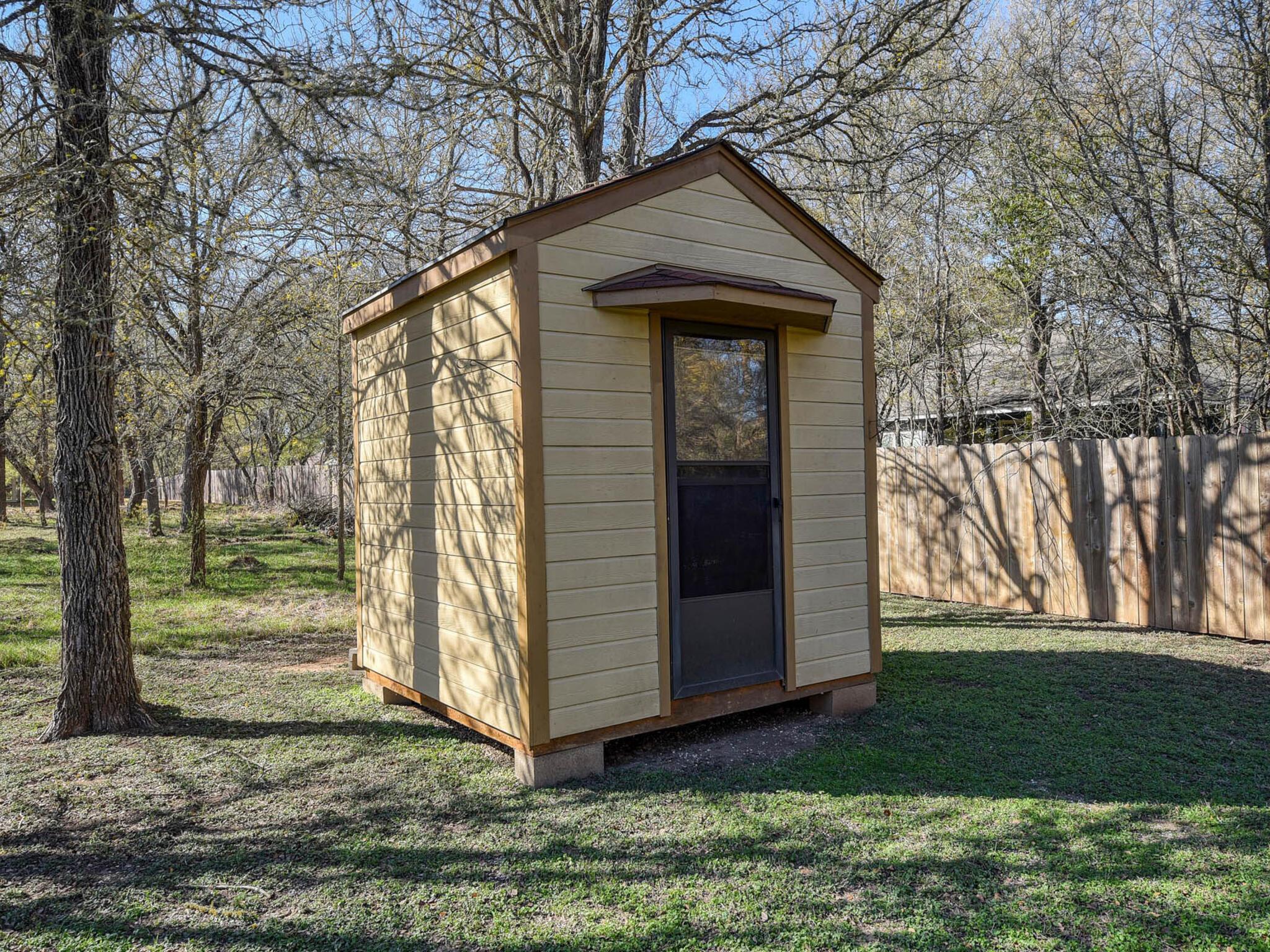 108 Pohakuloa Dr, Bastrop, TX 78602