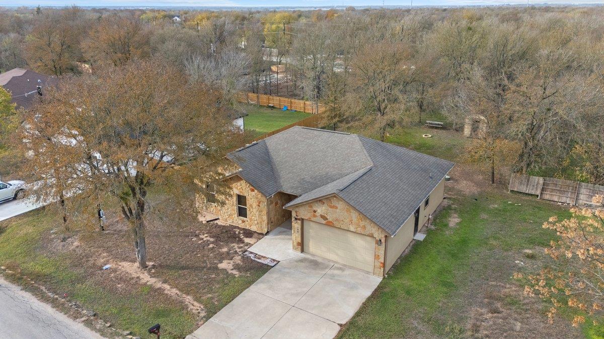 108 Pohakuloa Dr, Bastrop, TX 78602