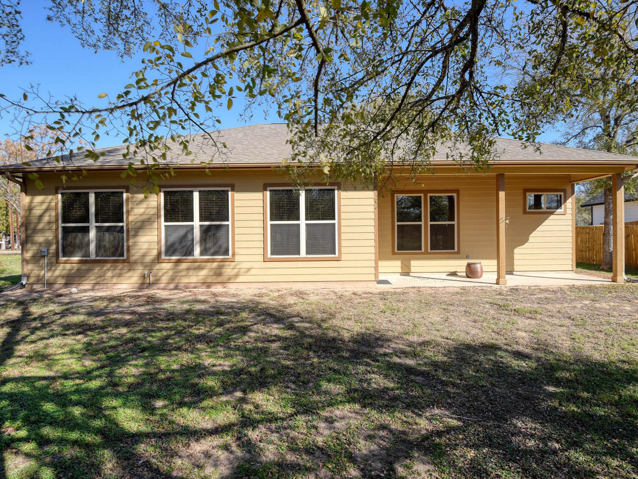 108 Pohakuloa Dr, Bastrop, TX 78602