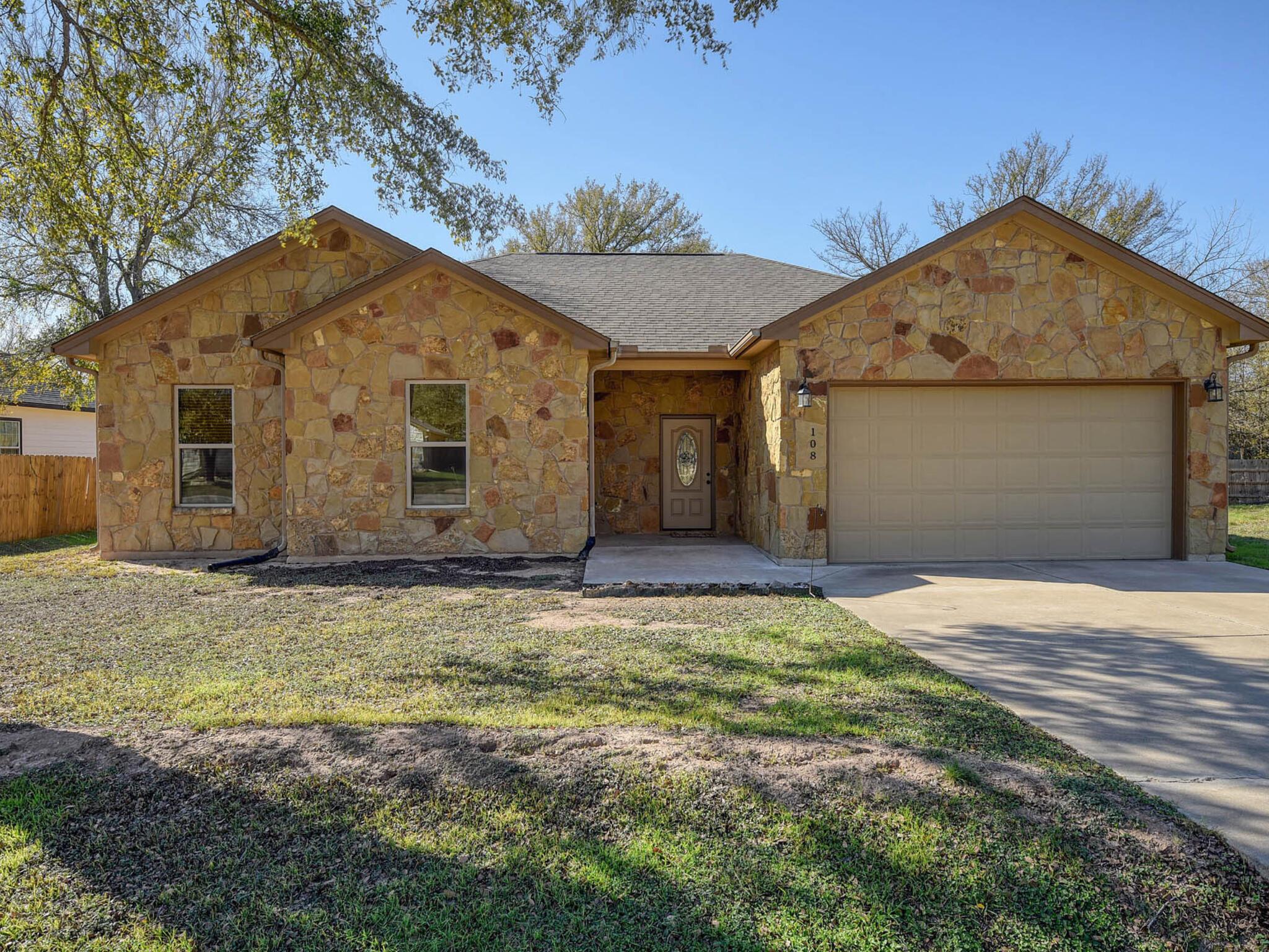108 Pohakuloa Dr, Bastrop, TX 78602