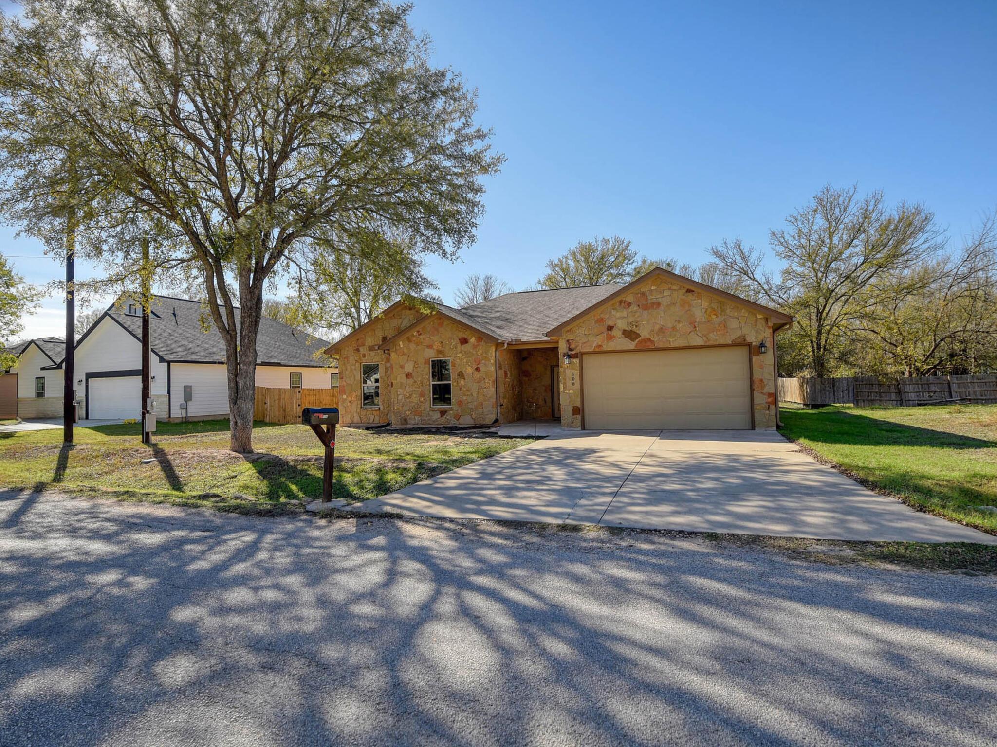 108 Pohakuloa Dr, Bastrop, TX 78602