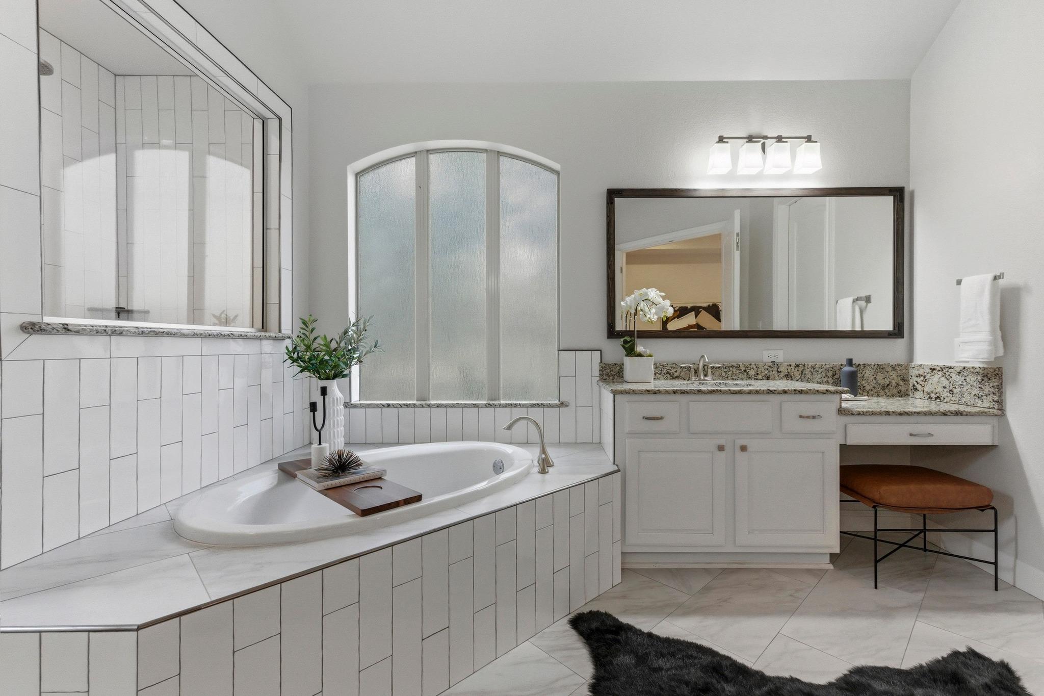 2205 Lakehurst Rd, Spicewood, TX 78669