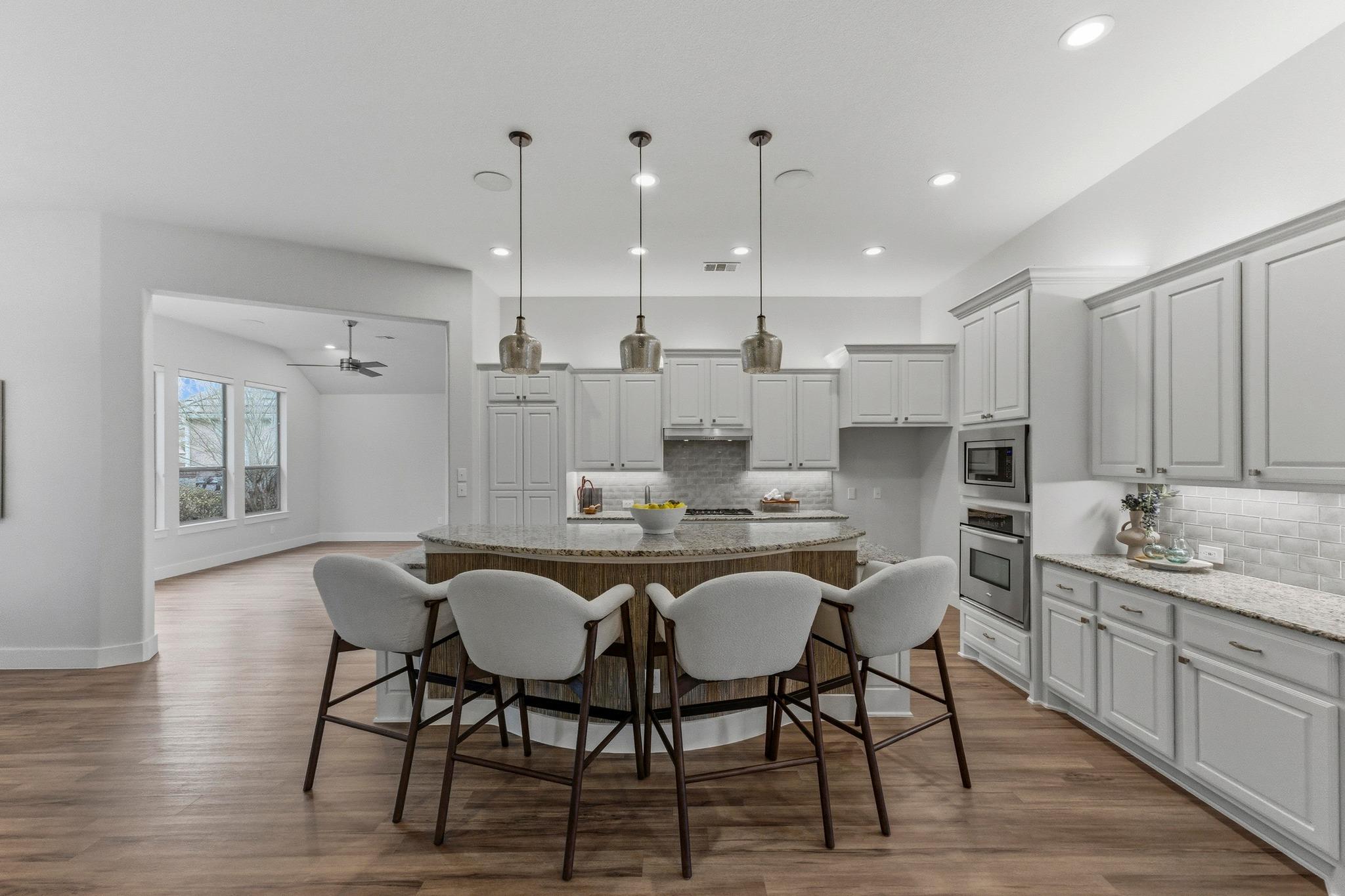 2205 Lakehurst Rd, Spicewood, TX 78669