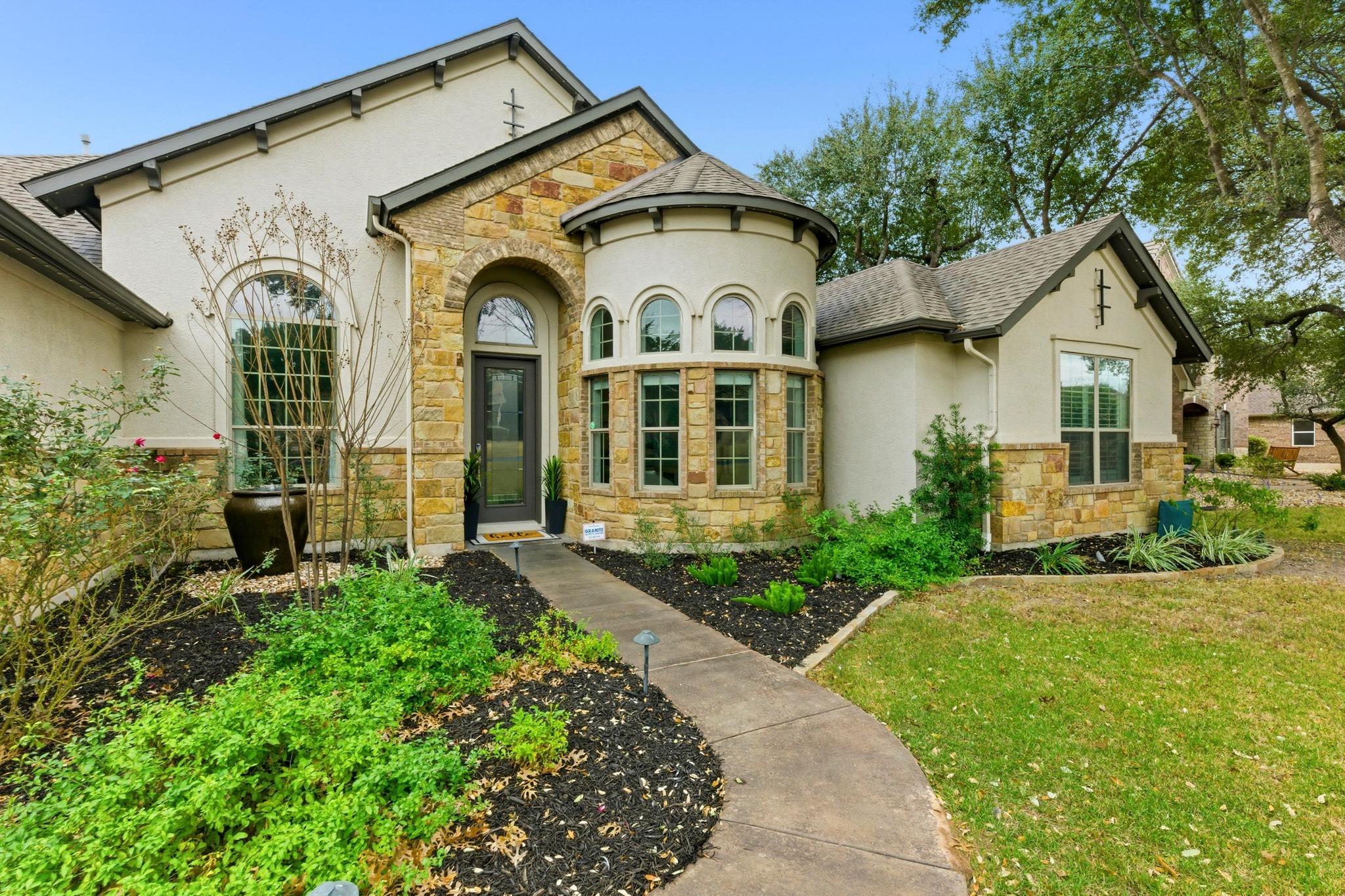 2205 Lakehurst Rd, Spicewood, TX 78669