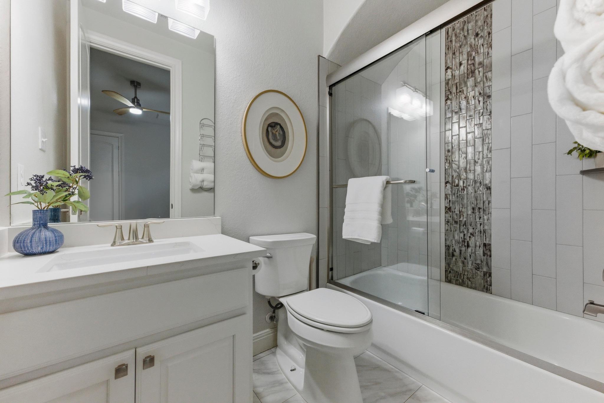 2205 Lakehurst Rd, Spicewood, TX 78669