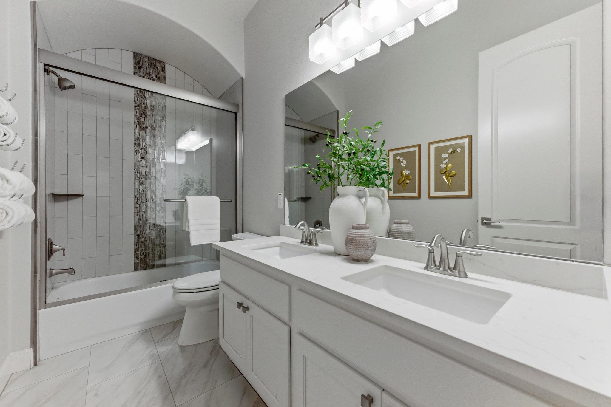 2205 Lakehurst Rd, Spicewood, TX 78669