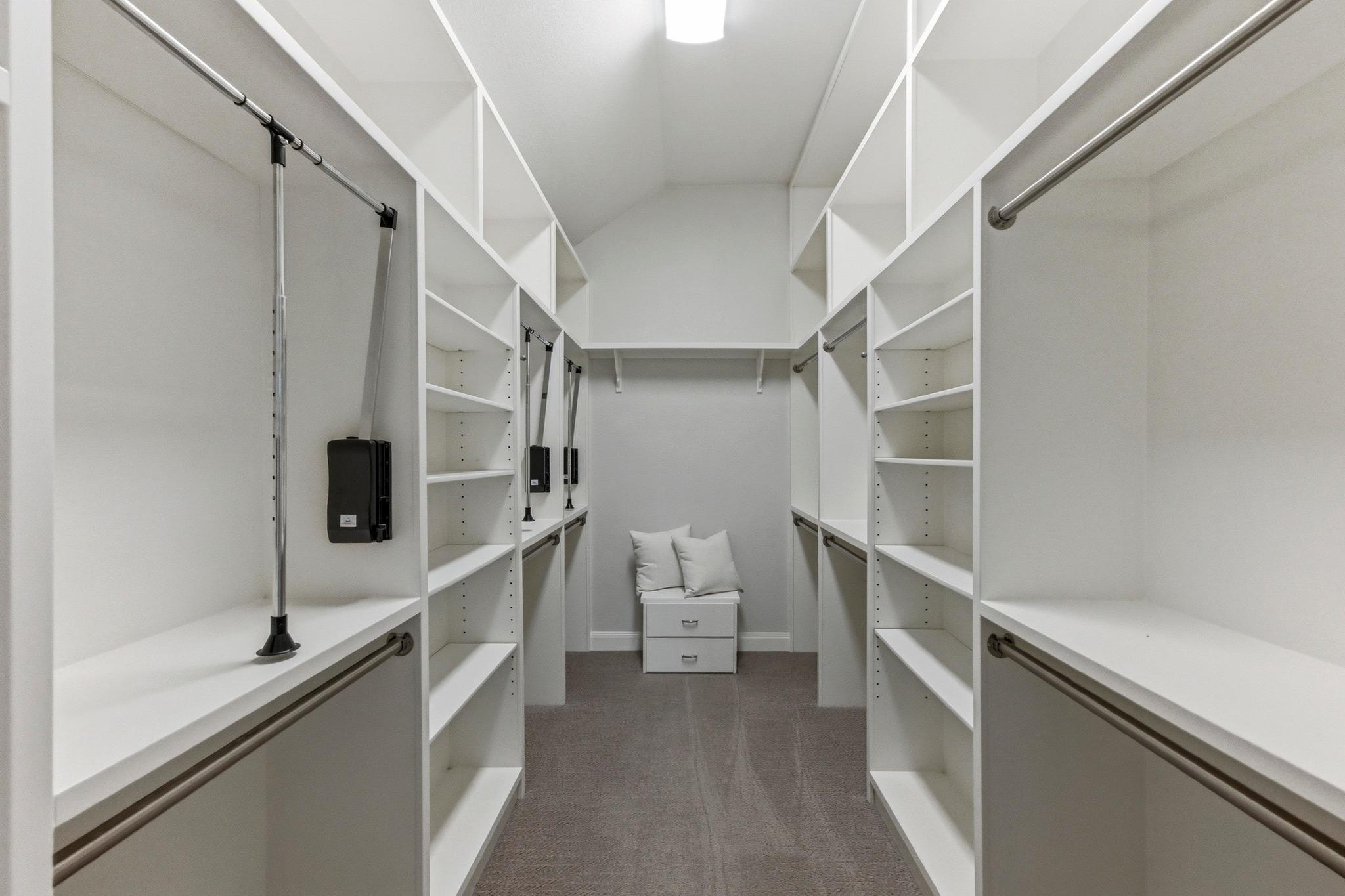 2205 Lakehurst Rd, Spicewood, TX 78669