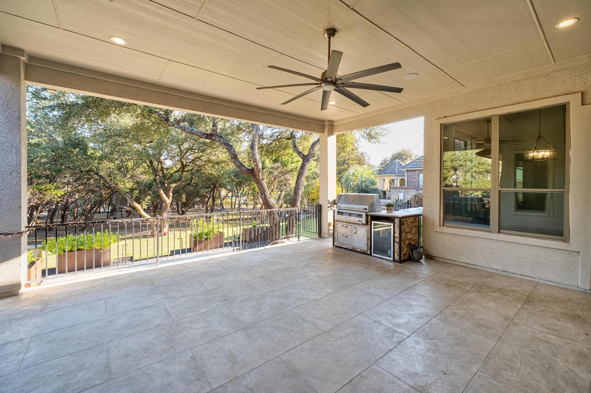 2205 Lakehurst Rd, Spicewood, TX 78669