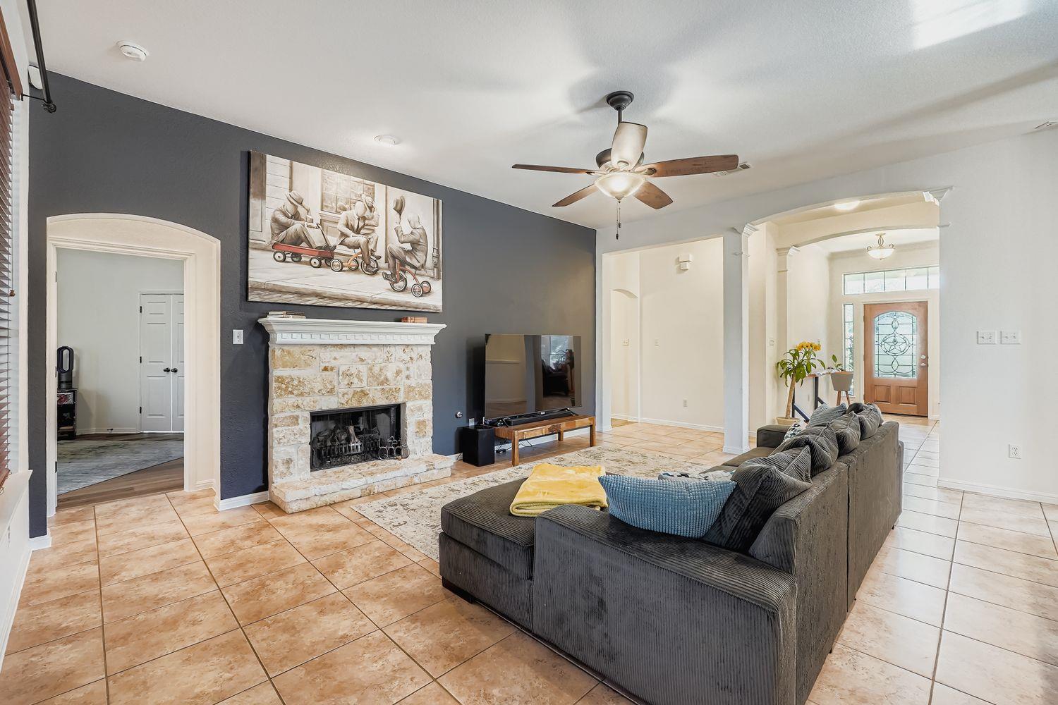 142 Carriage Ct, Bastrop, TX 78602