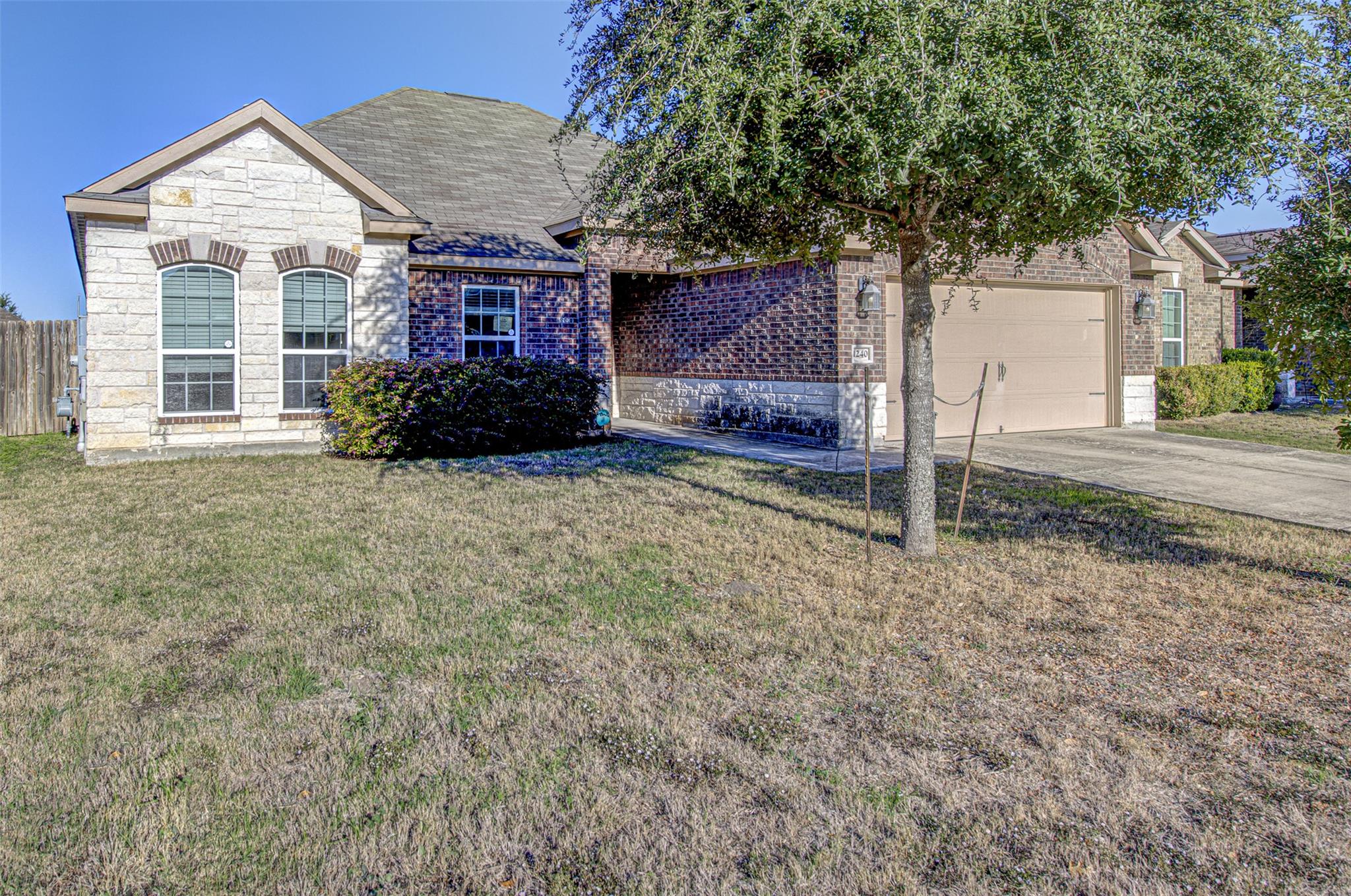 1240 Twin Estates Dr, Kyle, TX 78640