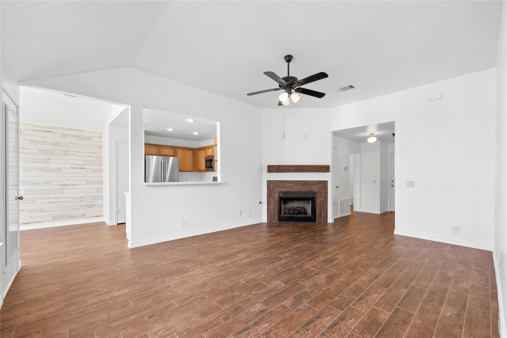 811 Lantana Ln, Leander, TX 78641