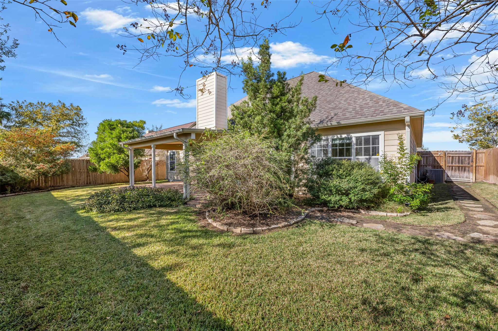 365 Rose Mayer Loop, La Grange, TX 78945