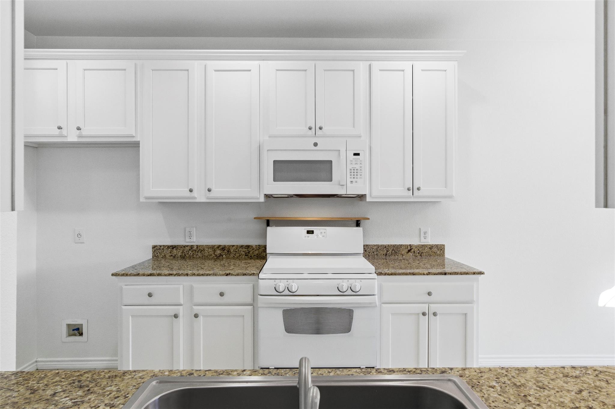 365 Rose Mayer Loop, La Grange, TX 78945