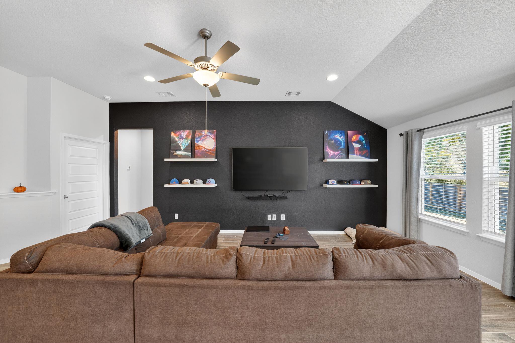 20703 Ridgeview Rd, Lago Vista, TX 78645