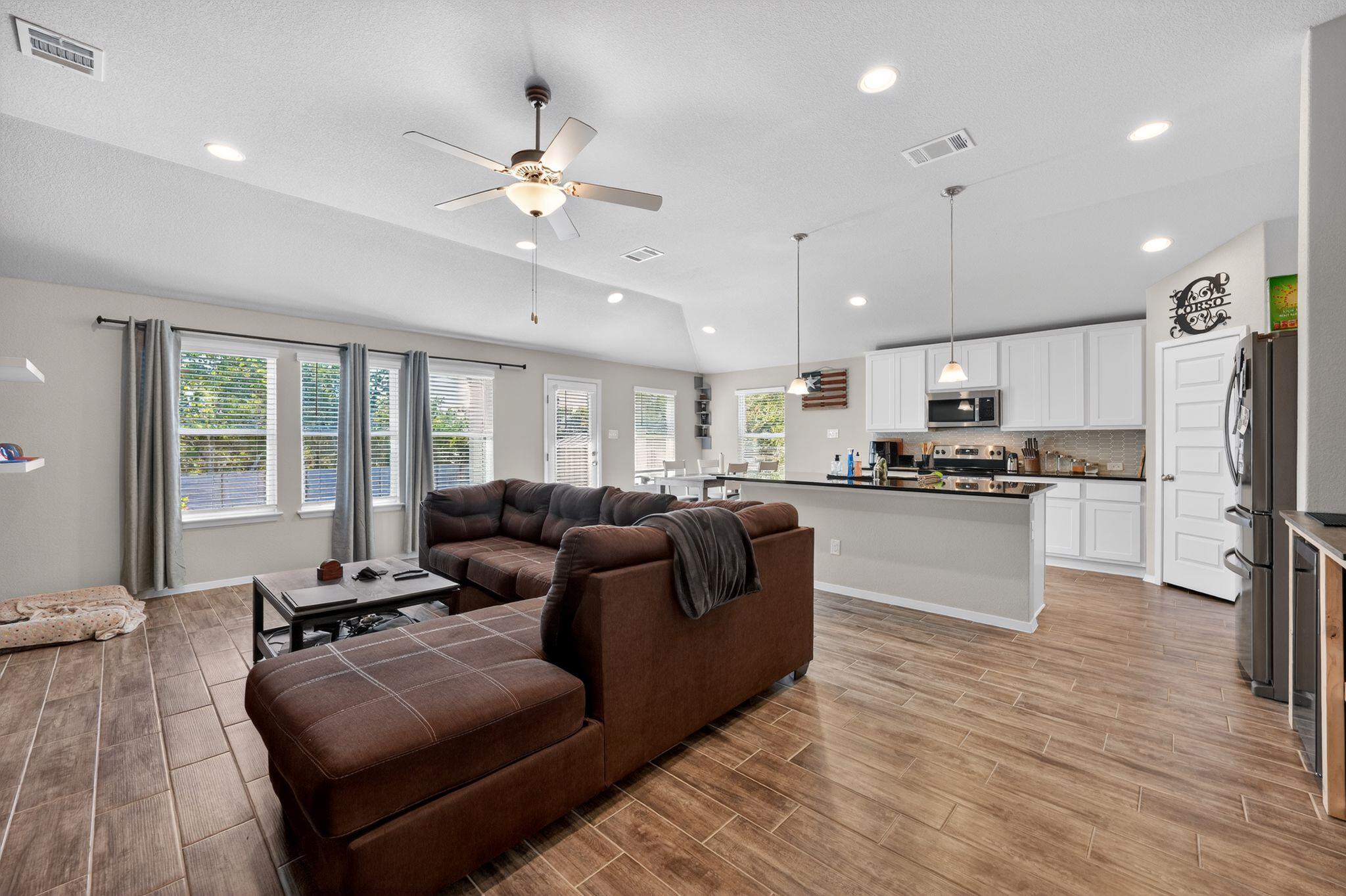 20703 Ridgeview Rd, Lago Vista, TX 78645