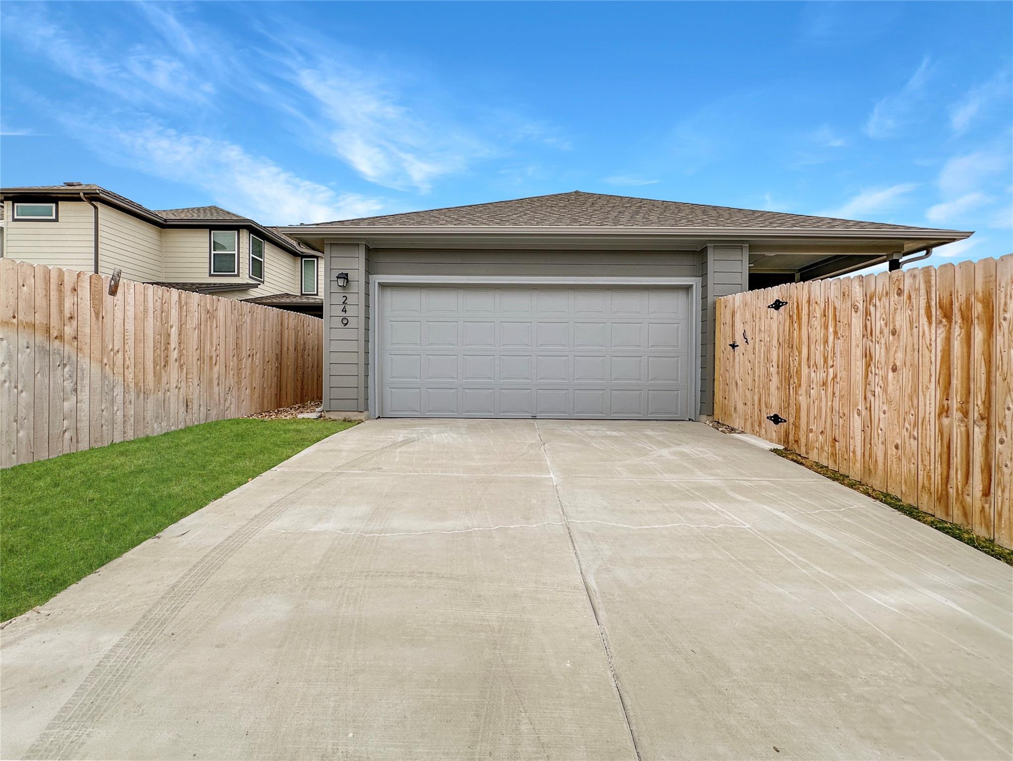 249 Porter Country Pkwy, Buda, TX 78610