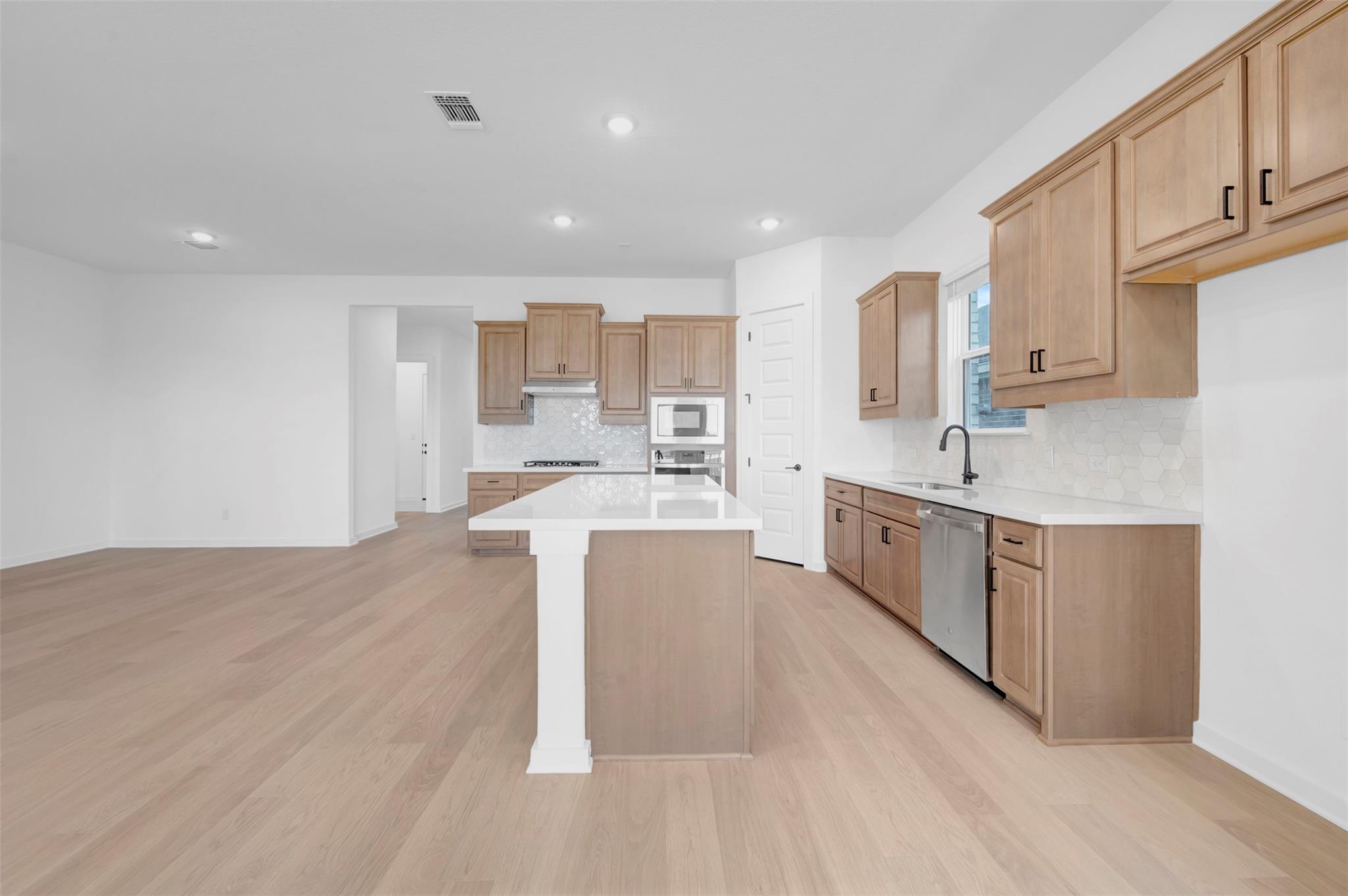 207 Bishop Wood Rd, Dripping Springs, TX 78620