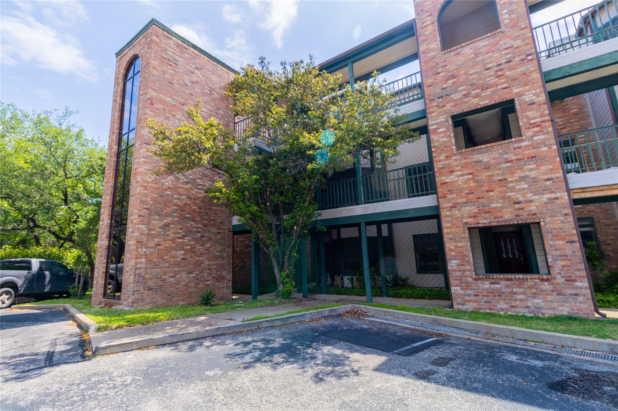 1741 Spyglass Dr # 2-202, Austin, TX 78746