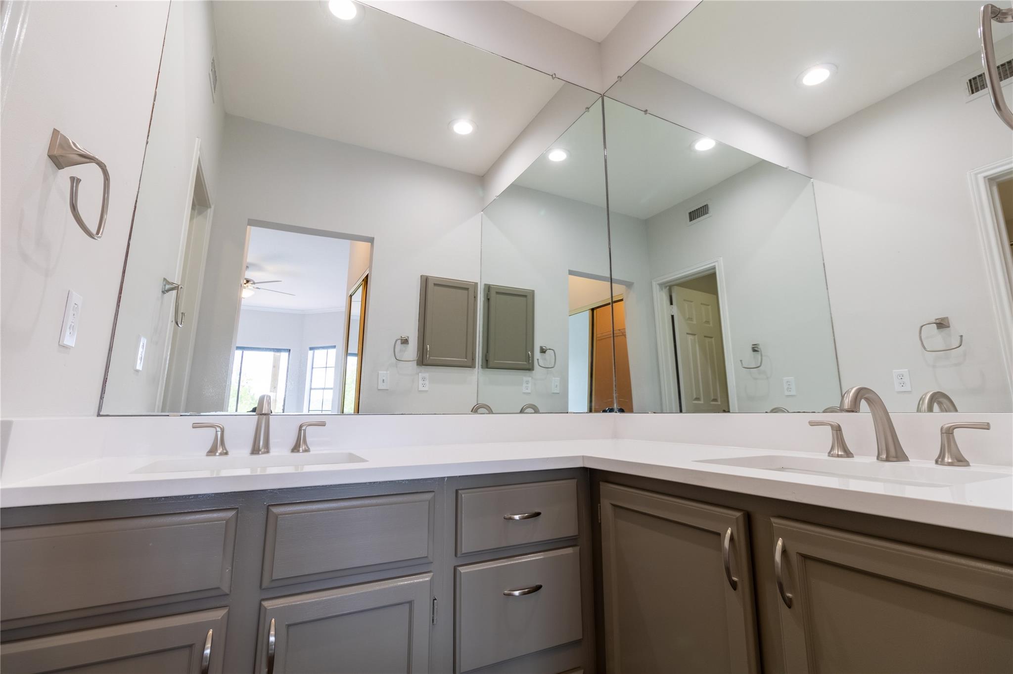 1741 Spyglass Dr # 2-202, Austin, TX 78746