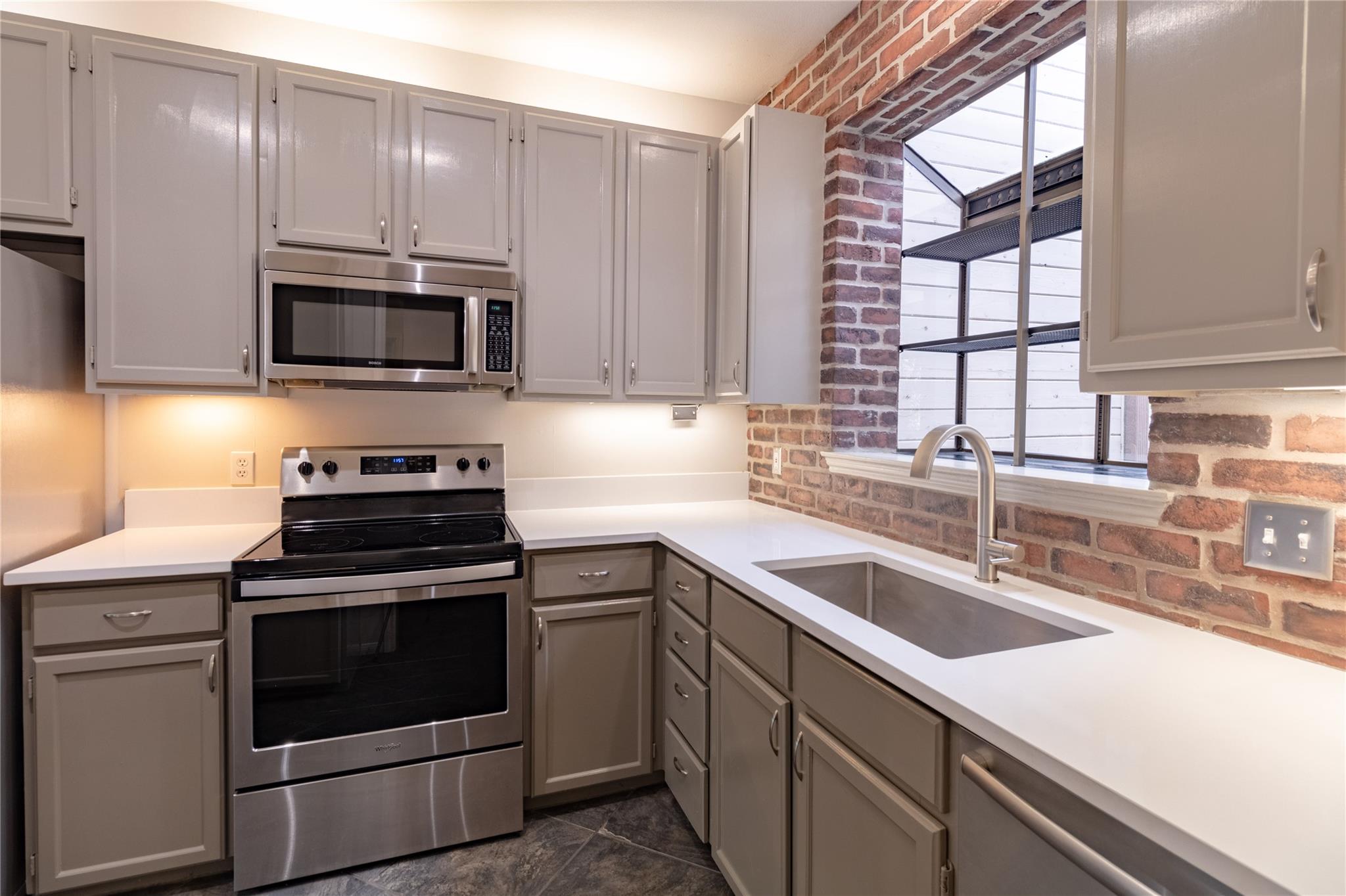 1741 Spyglass Dr # 2-202, Austin, TX 78746