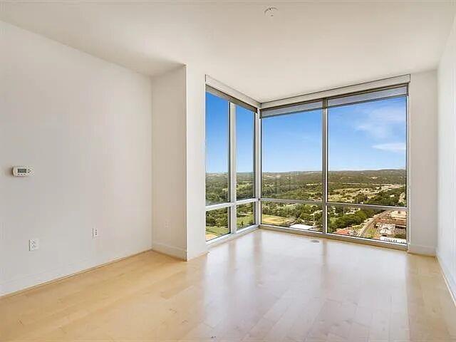 300 Bowie St # 2504, Austin, TX 78703