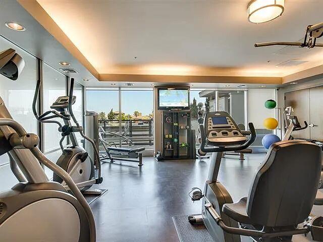 300 Bowie St # 2504, Austin, TX 78703