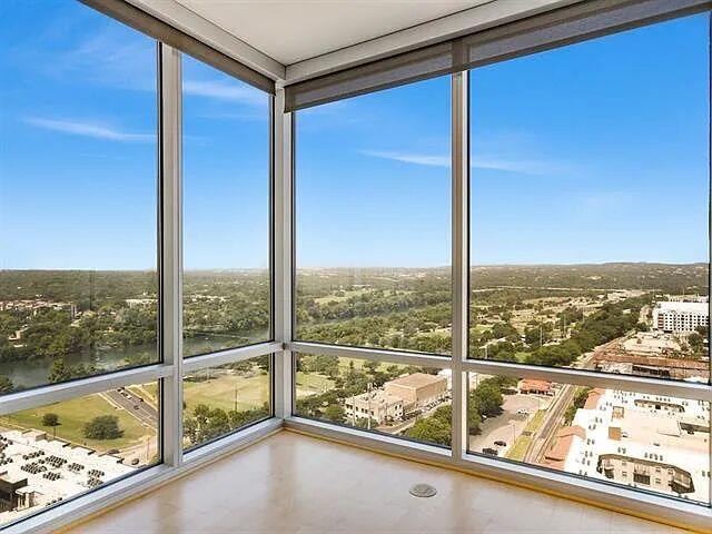 300 Bowie St # 2504, Austin, TX 78703