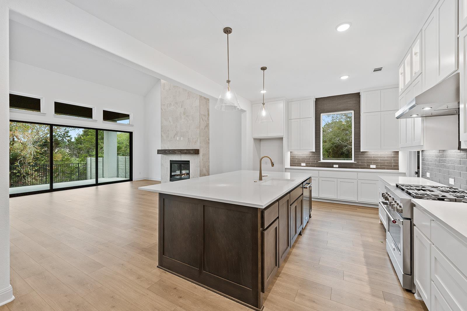 2102 Crimson Sunset Dr, Georgetown, TX 78628