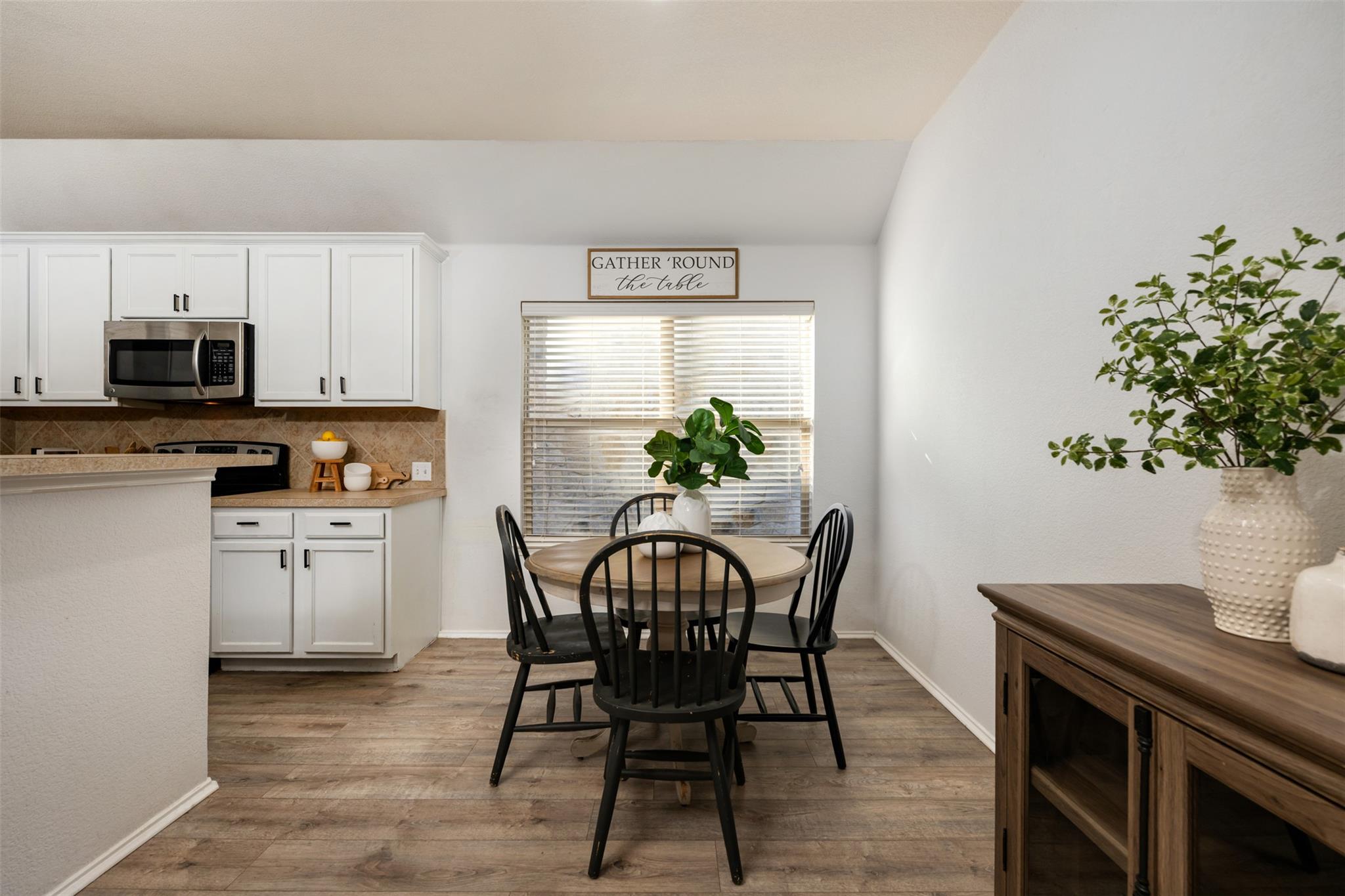 216 Drystone Trl, Liberty Hill, TX 78642