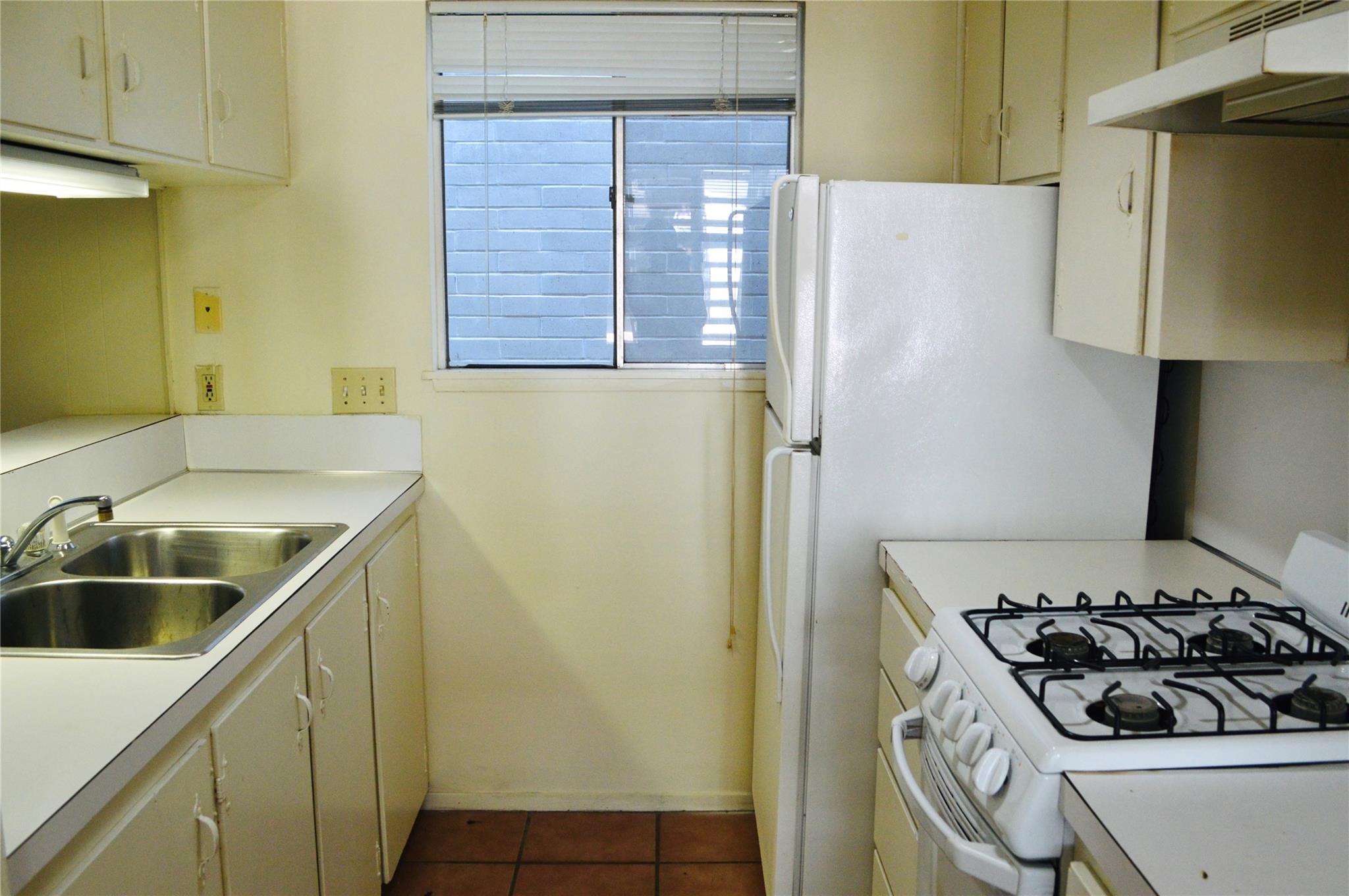 2610 Salado st St # 110, Austin, TX 78705