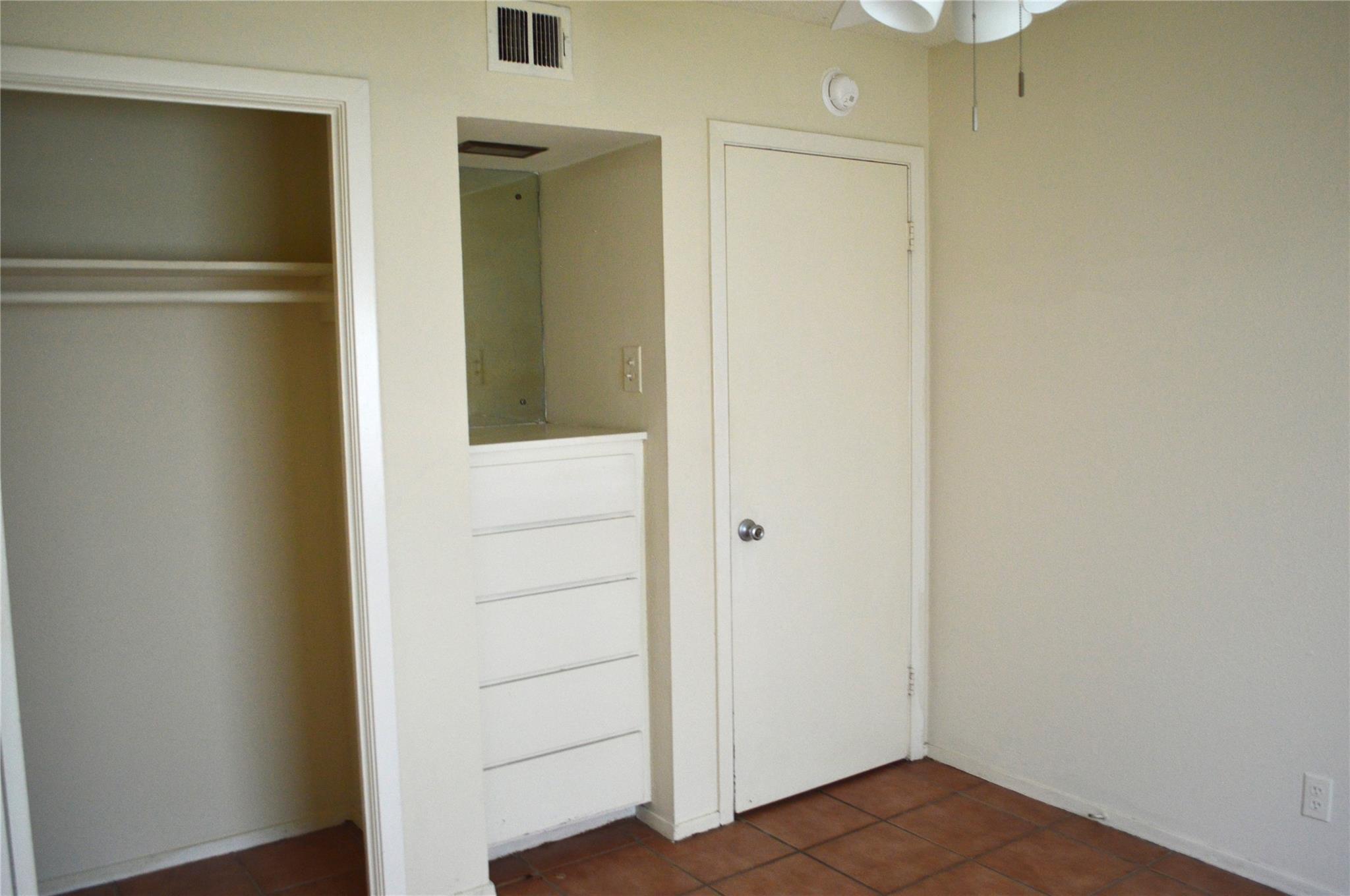 2610 Salado st St # 110, Austin, TX 78705