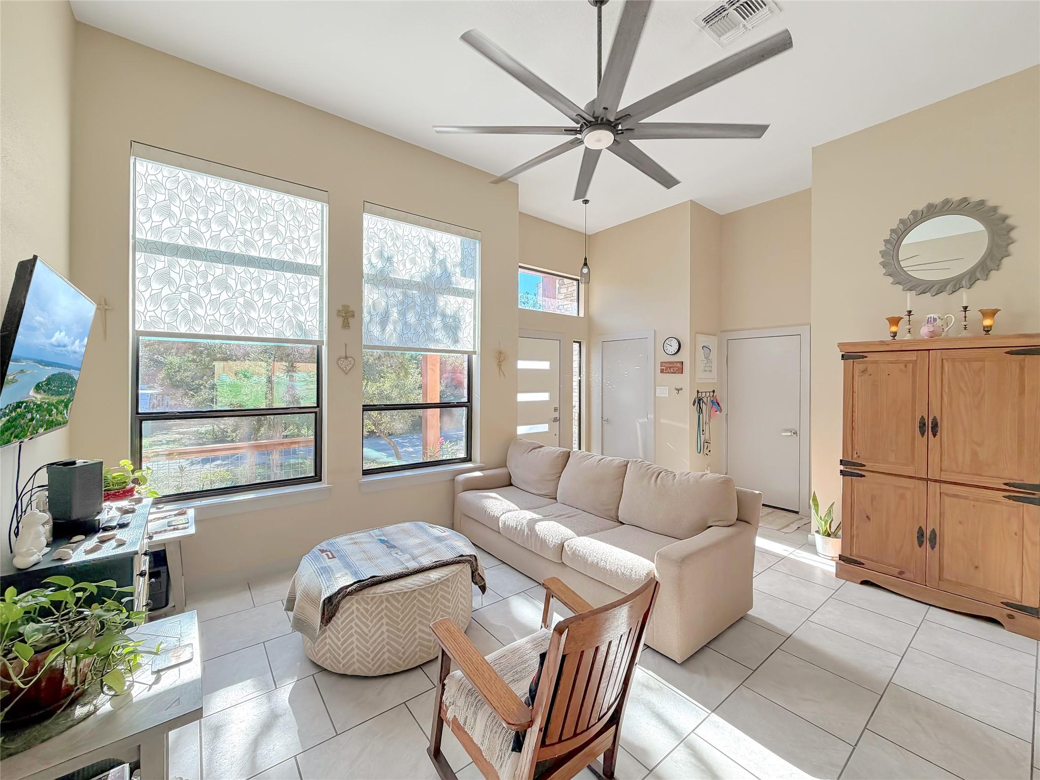 1151 Eastview Dr, Canyon Lake, TX 78133