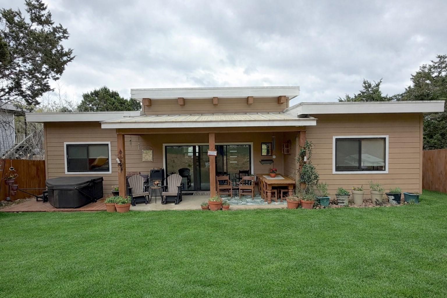 1151 Eastview Dr, Canyon Lake, TX 78133