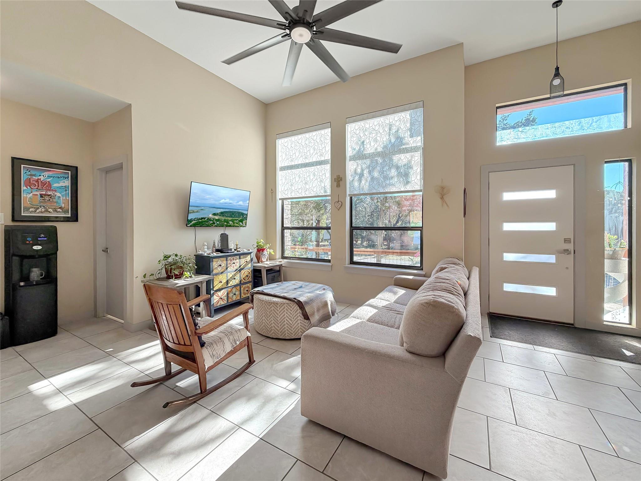 1151 Eastview Dr, Canyon Lake, TX 78133