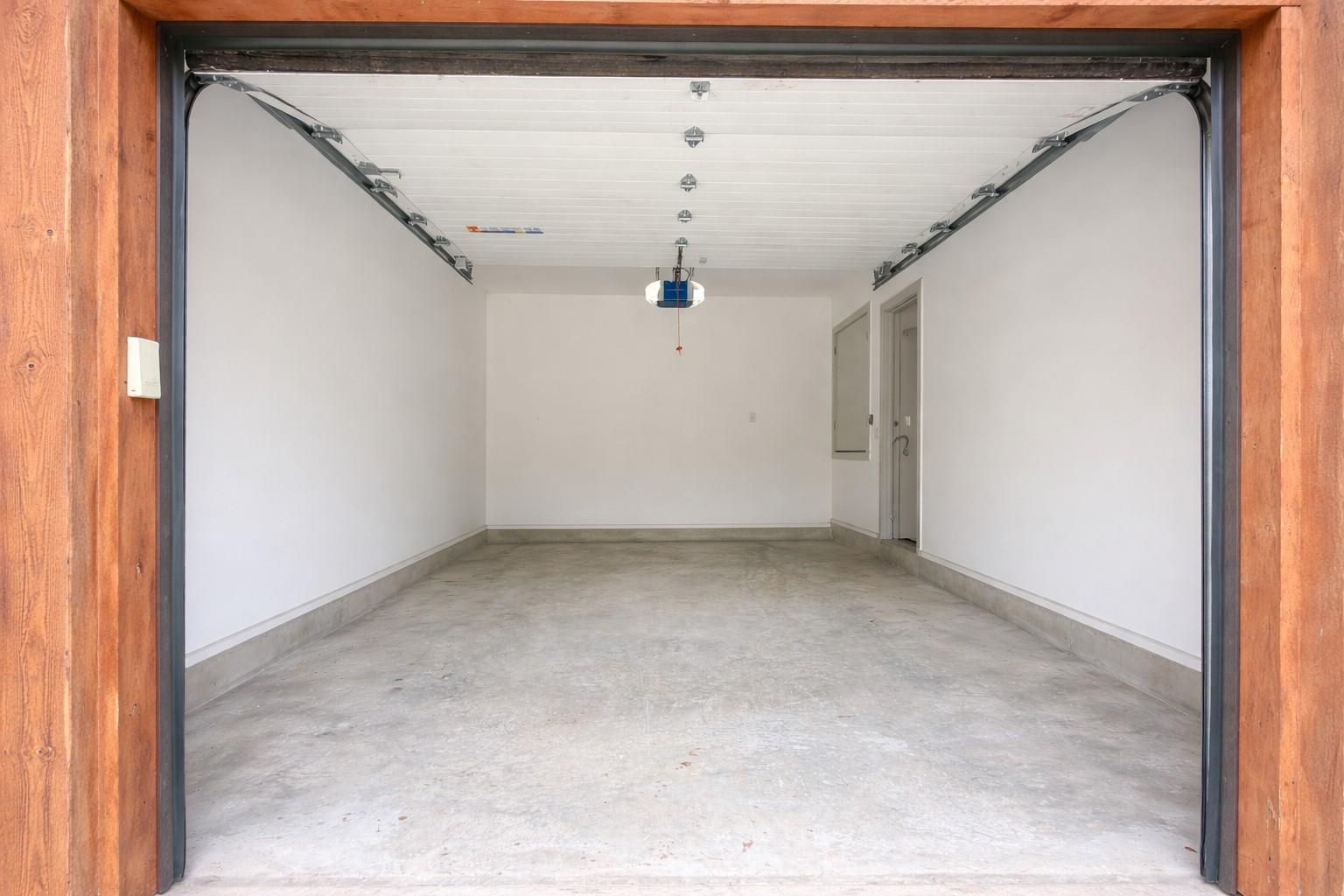 1151 Eastview Dr, Canyon Lake, TX 78133