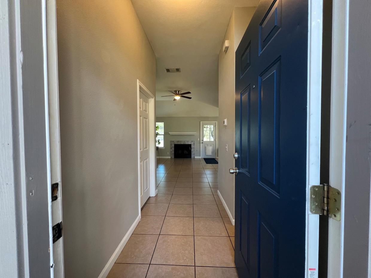 223 Dana Dr, Hutto, TX 78634