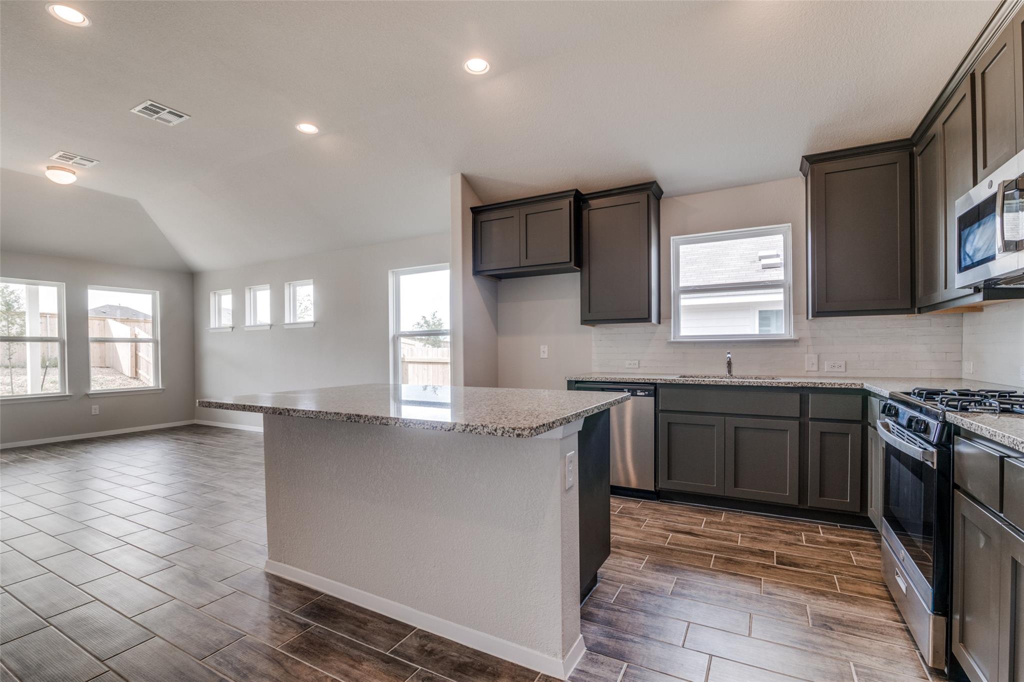 140 Shugart St, San Marcos, TX 78666