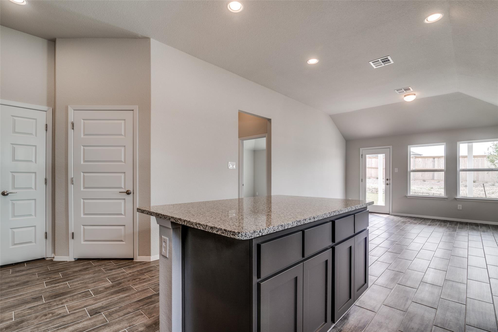 140 Shugart St, San Marcos, TX 78666