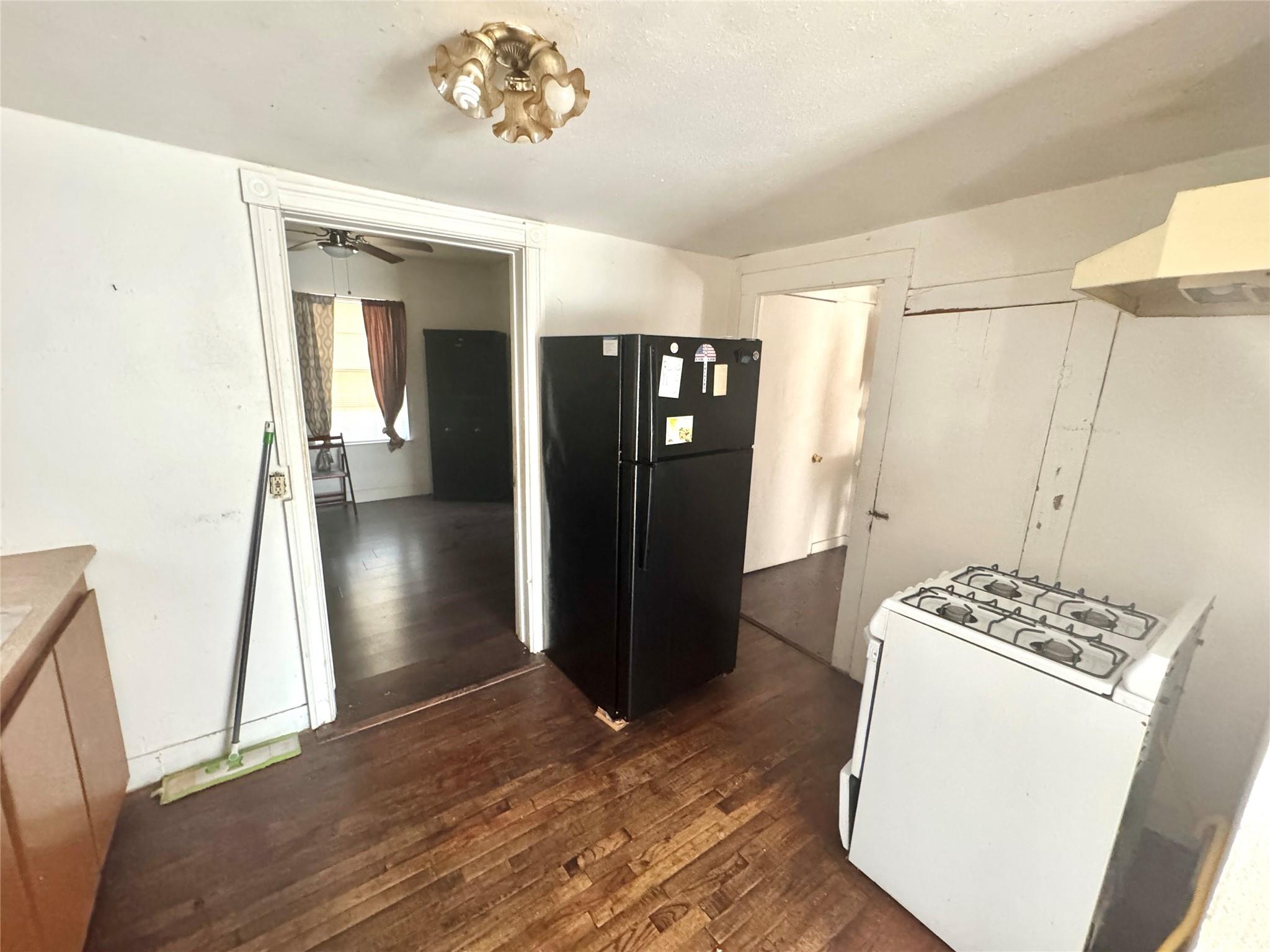 1133 Salina St, Austin, TX 78702