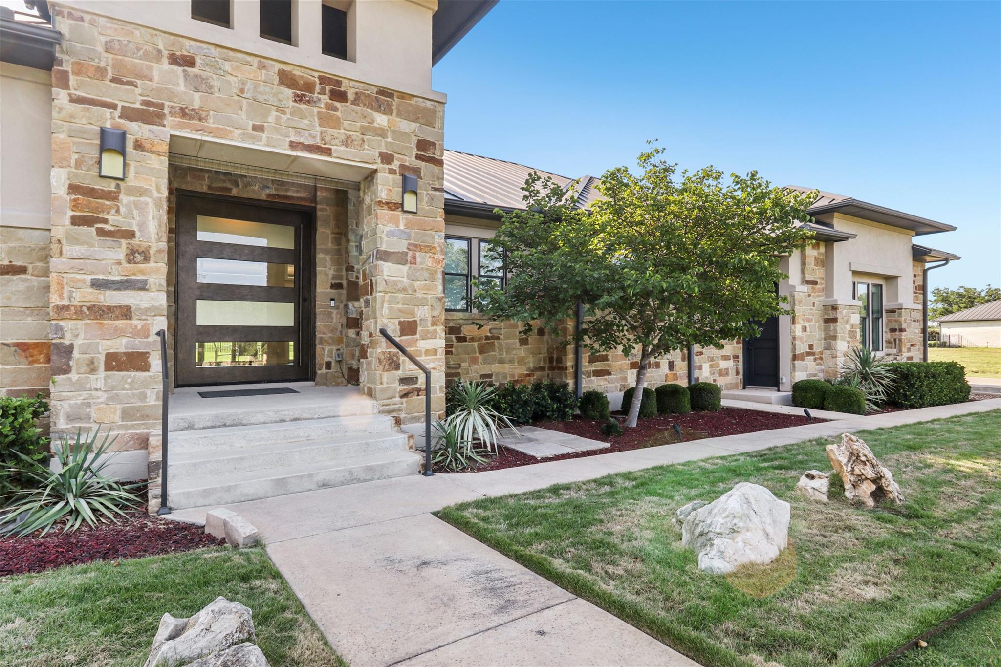 2404 Sailboat Pass, Spicewood, TX 78669